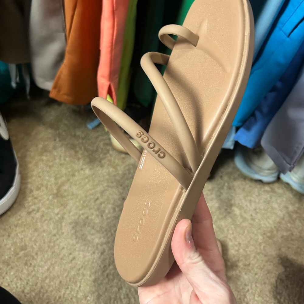 CROCS Women's Tan Slide Sandals 8 - Picture 4 of 4